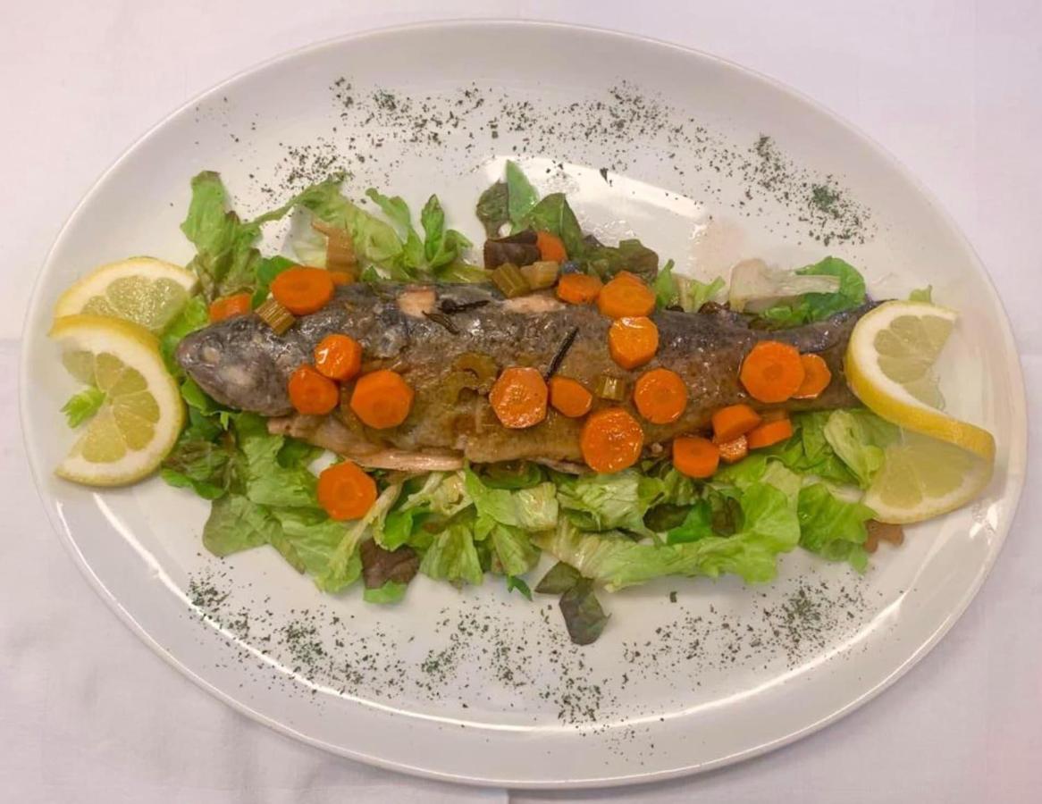 Ristorante Della Stazione Hotell Tegna Exteriör bild